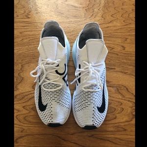 Nike Air Max 270 Flyknit, size 7